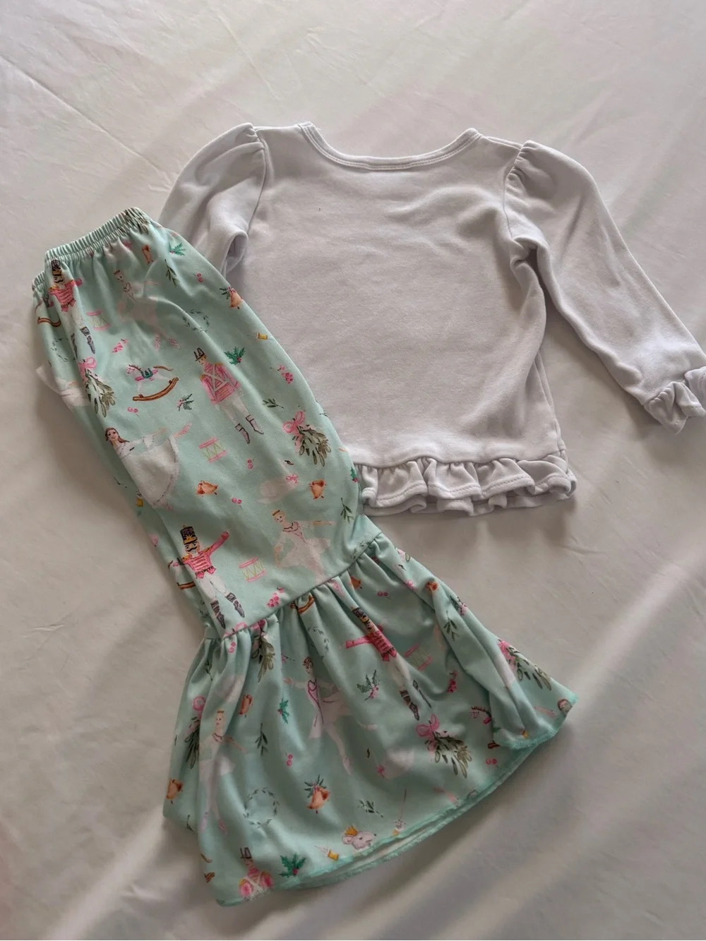 Girls Boutique Matching Sets Bundle – Christmas & Dinosaur Ruffle Outfits